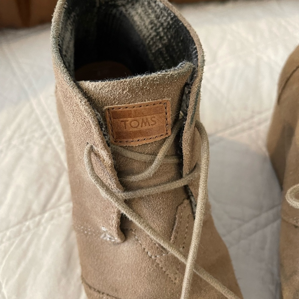 Tom’s Booties - Picture 2 of 3